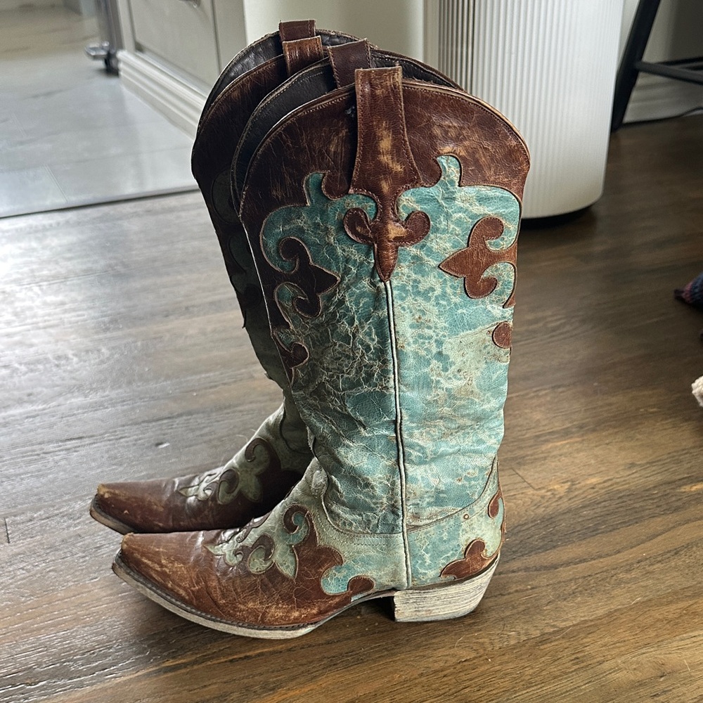 Brown and Turquoise Western Lane Cowboy Boots